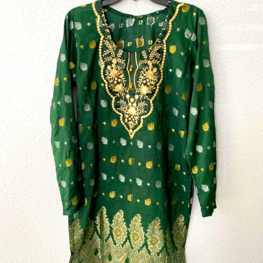 Desi suit